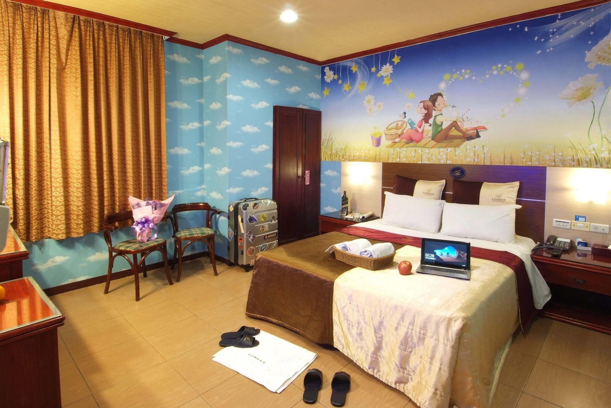 Golden Swallow Hotel Синьчжу Экстерьер фото