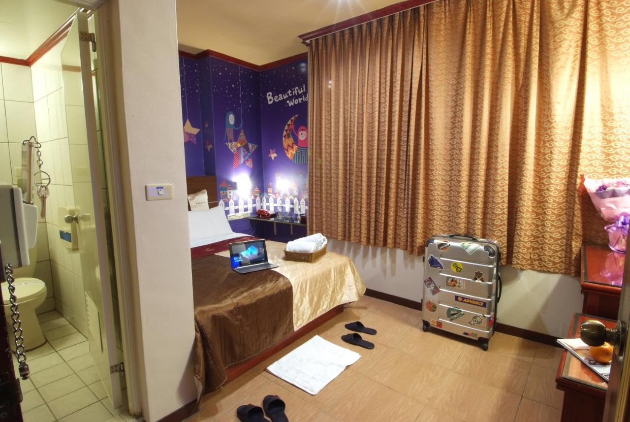Golden Swallow Hotel Синьчжу Экстерьер фото