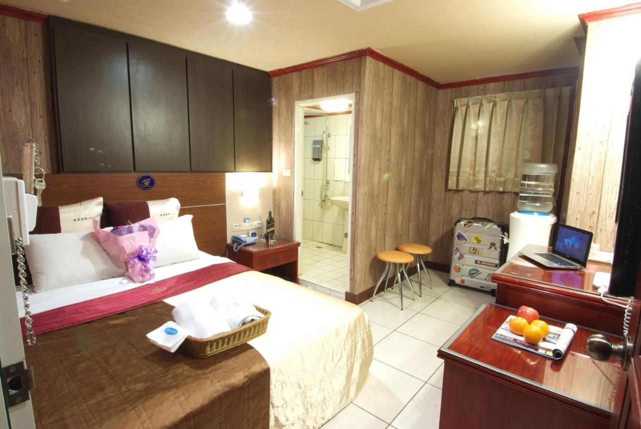 Golden Swallow Hotel Синьчжу Экстерьер фото